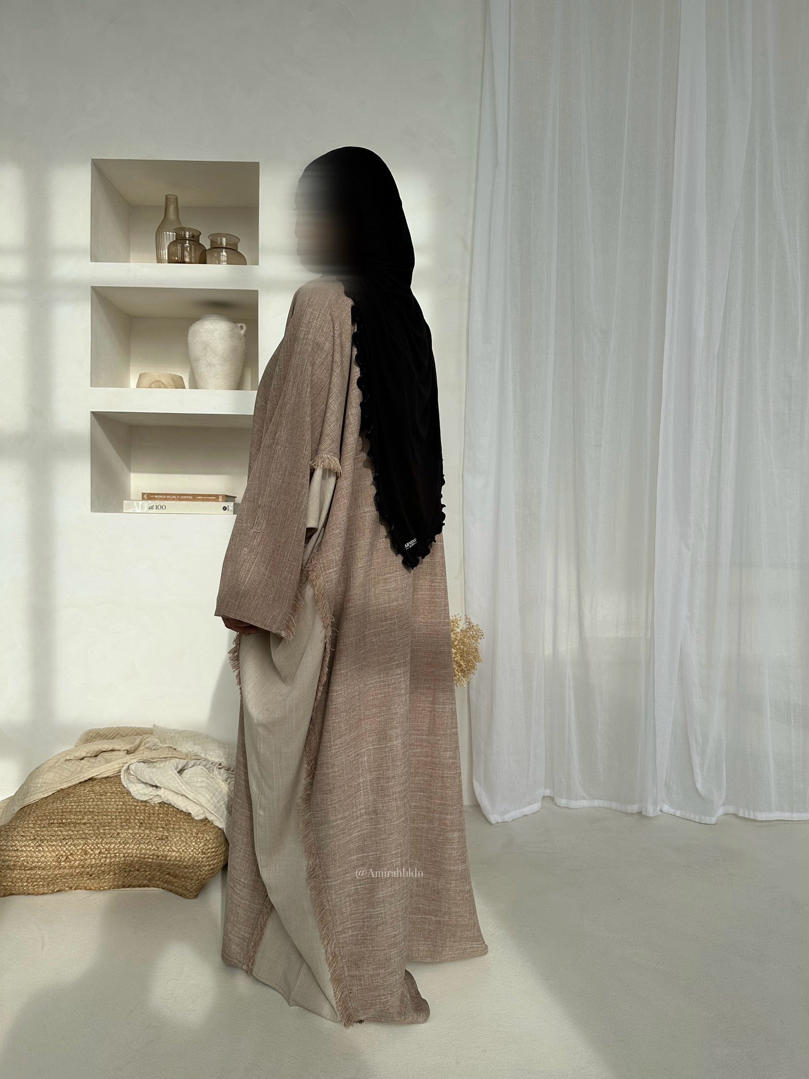 Tawazun Bisht set