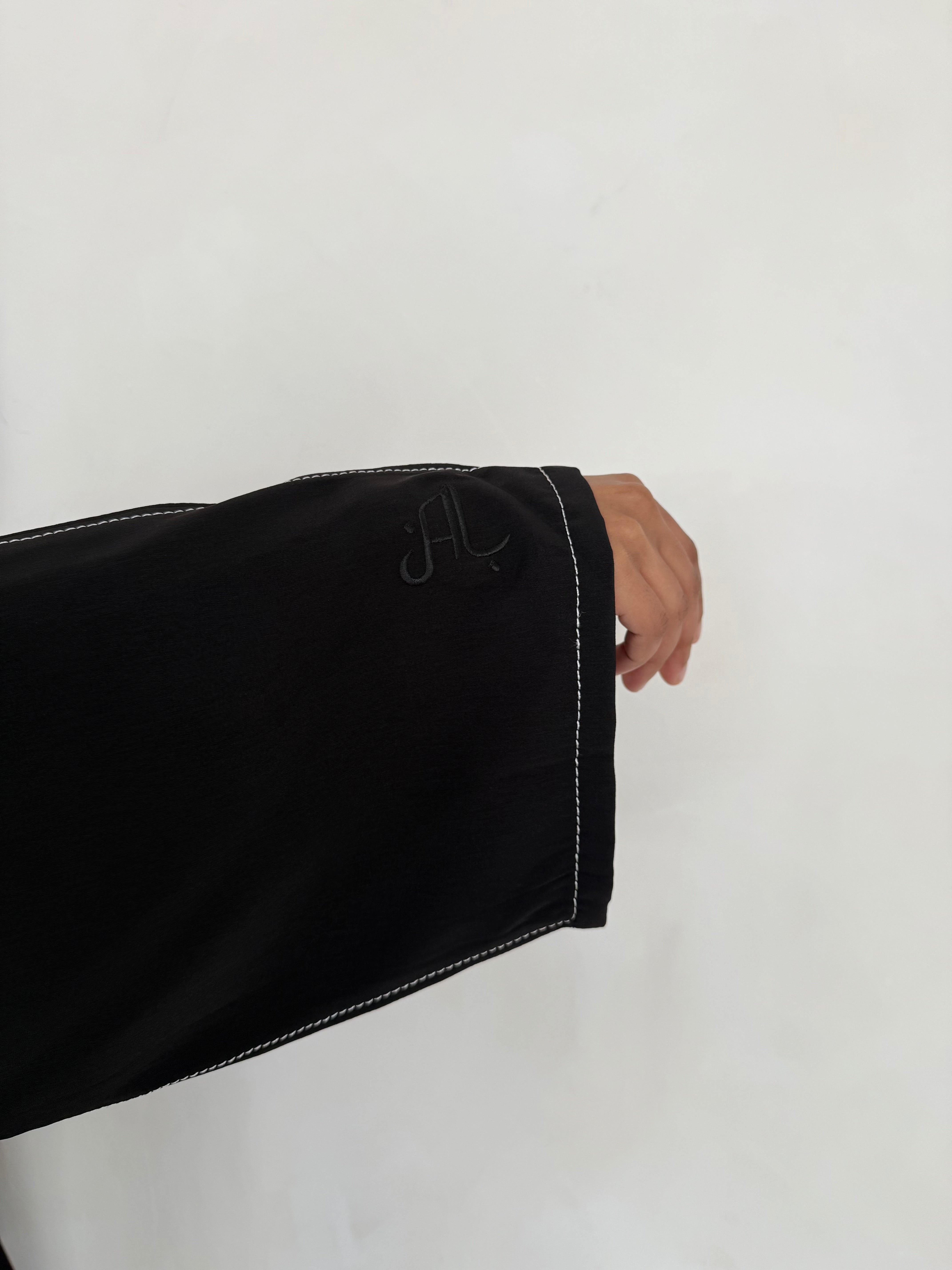 Contrast stitch Bisht abaya