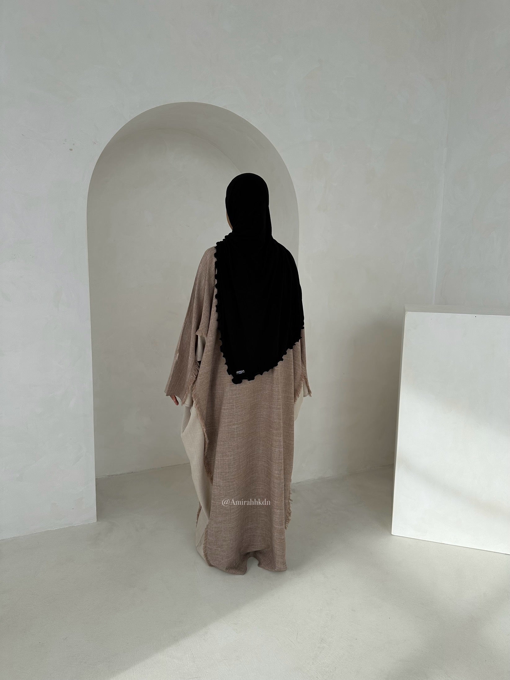 Tawazun Bisht set