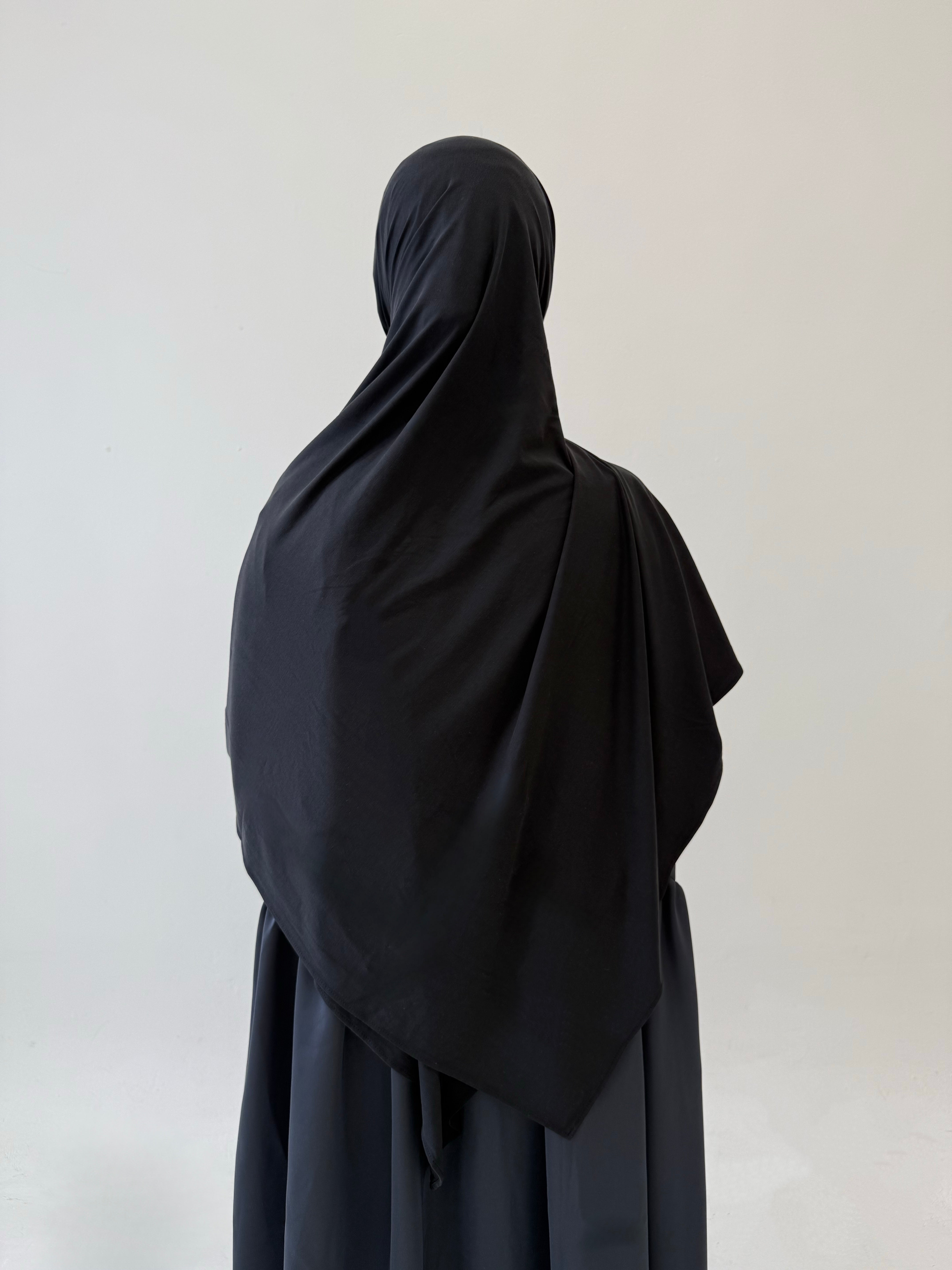 Breathable jersey scarf