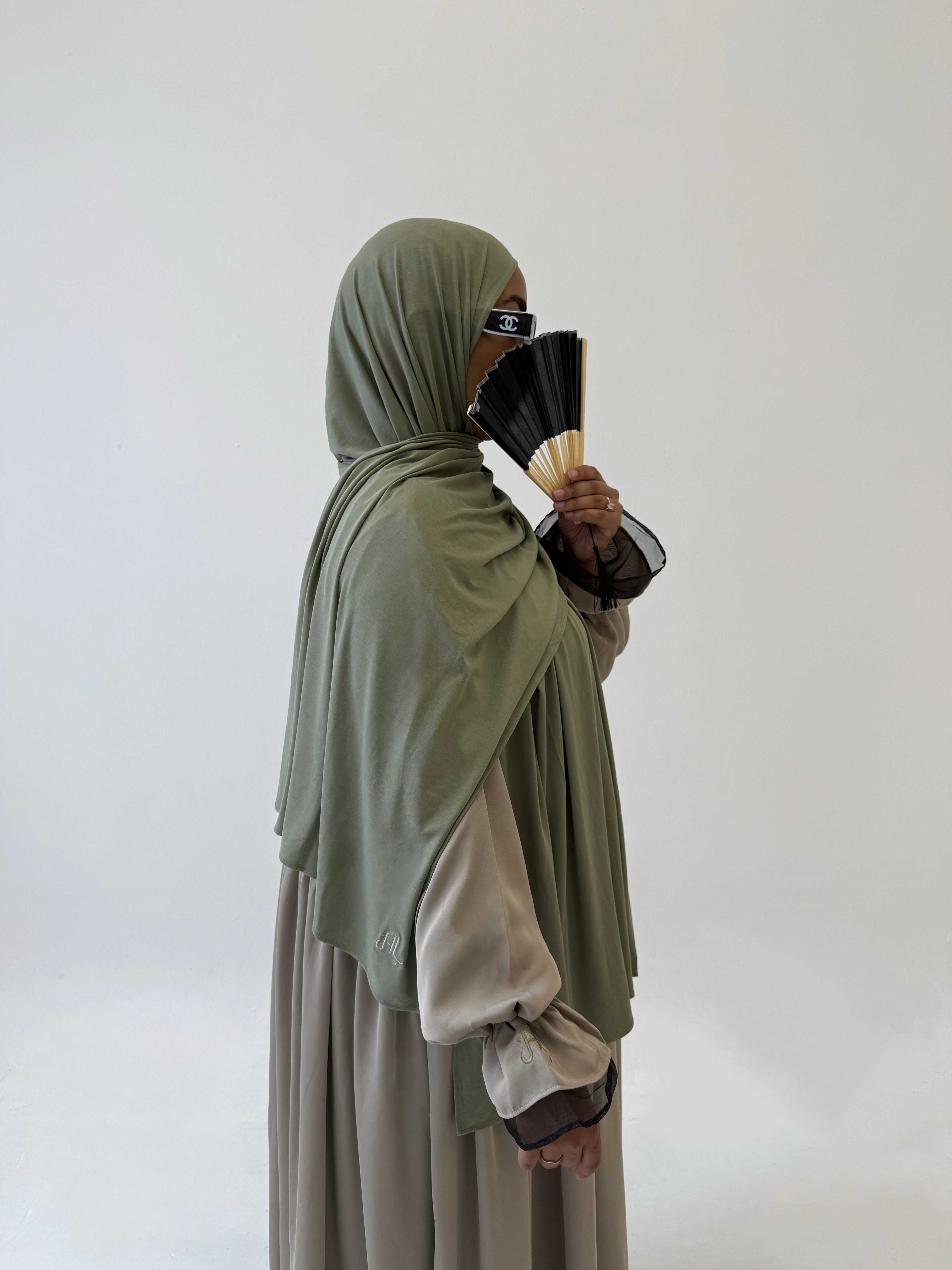 Breathable jersey scarf
