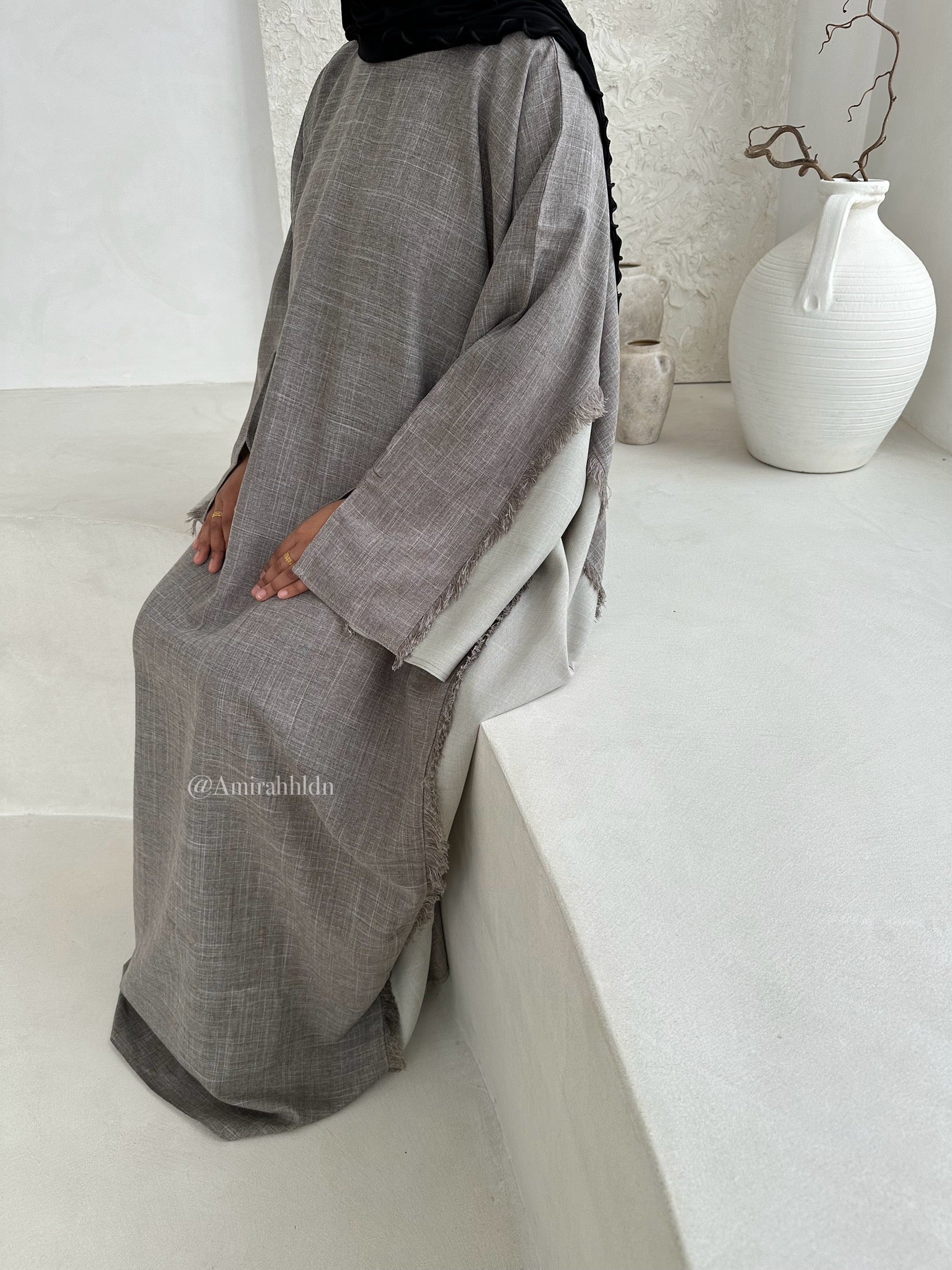 Tawazun Bisht set