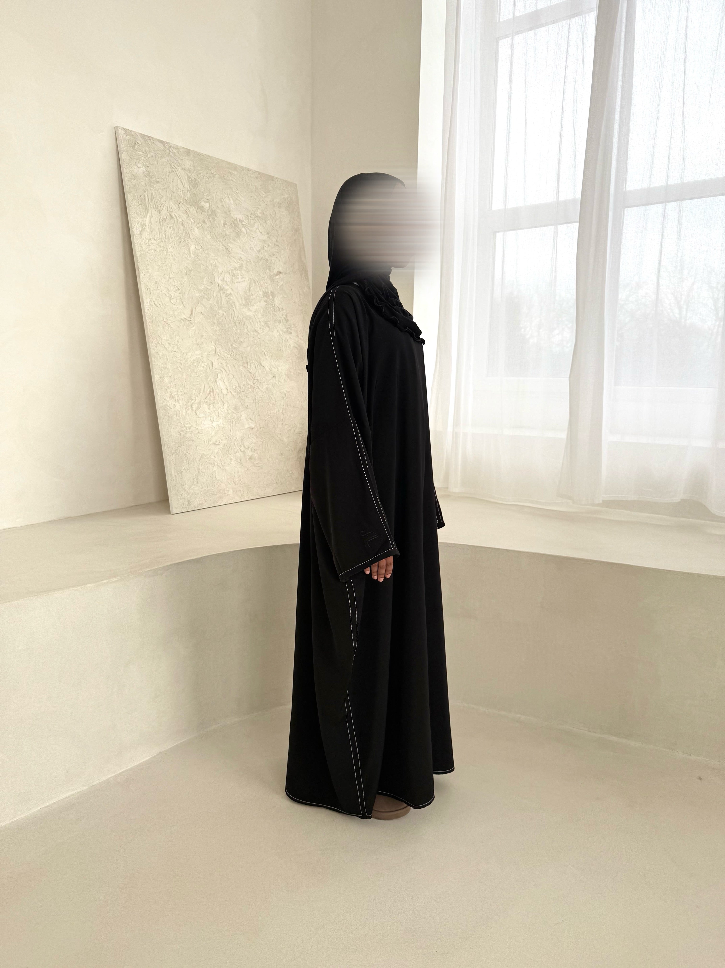 Contrast stitch Bisht abaya