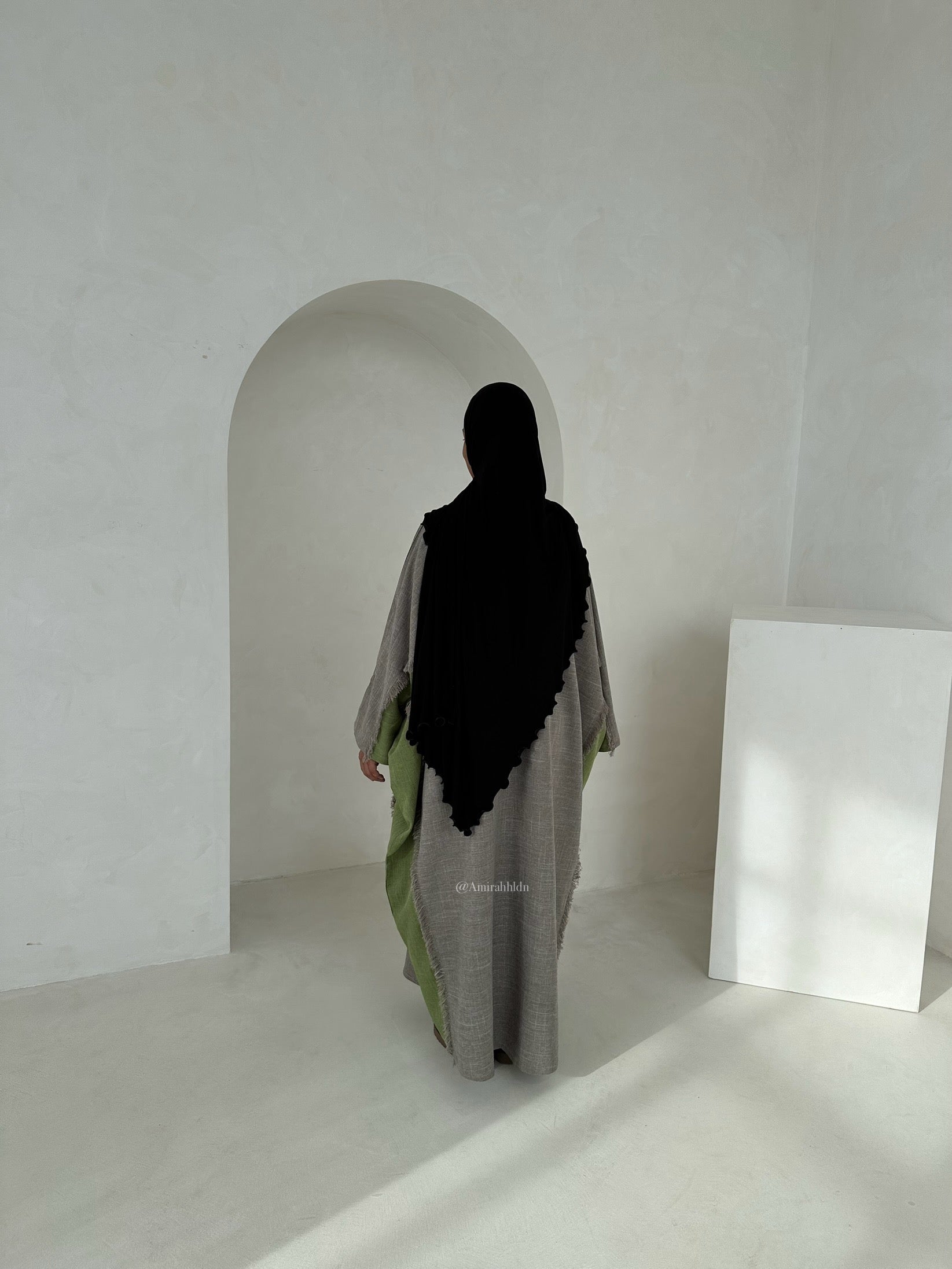 Tawazun Bisht set