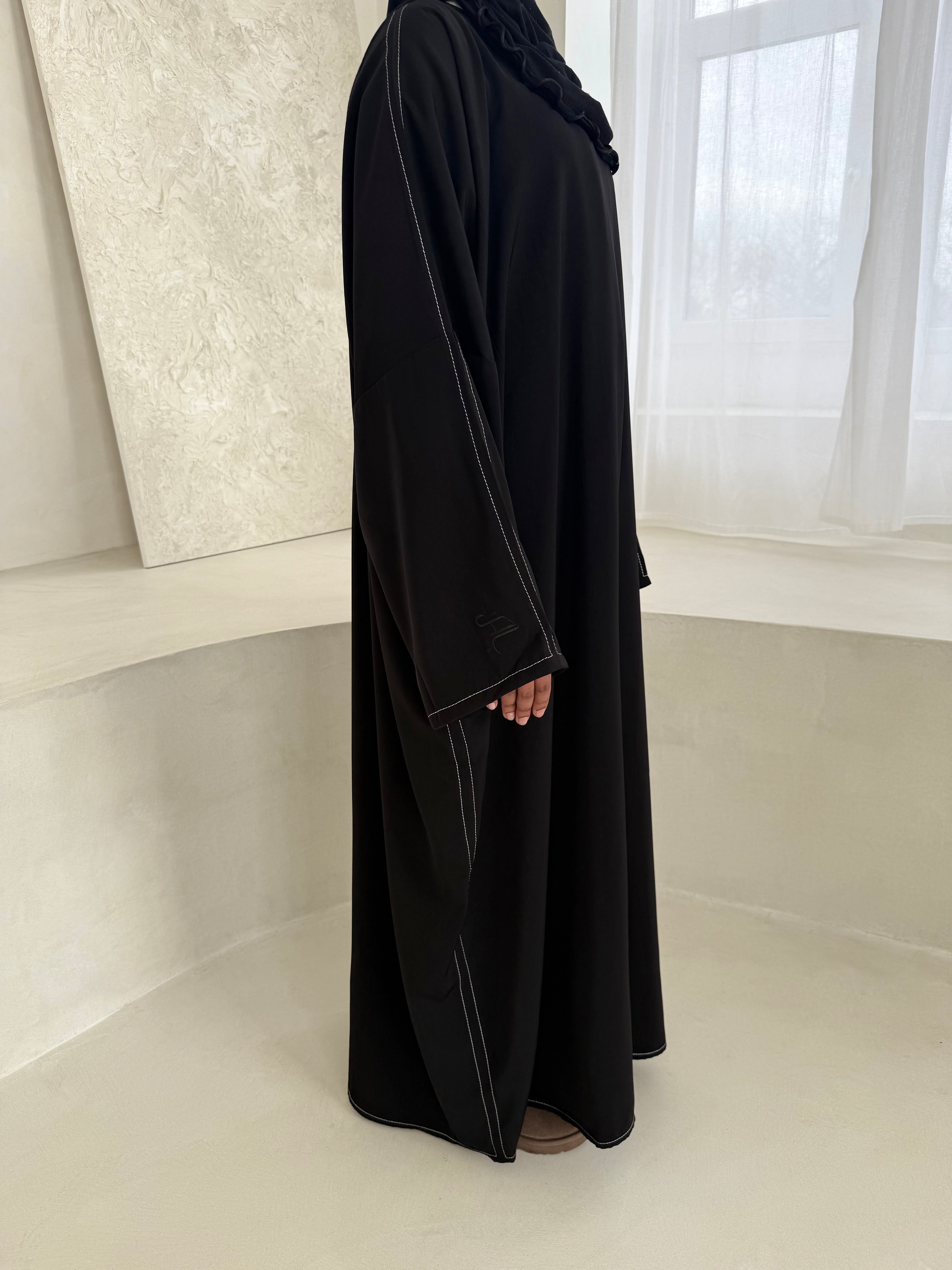 Contrast stitch Bisht abaya