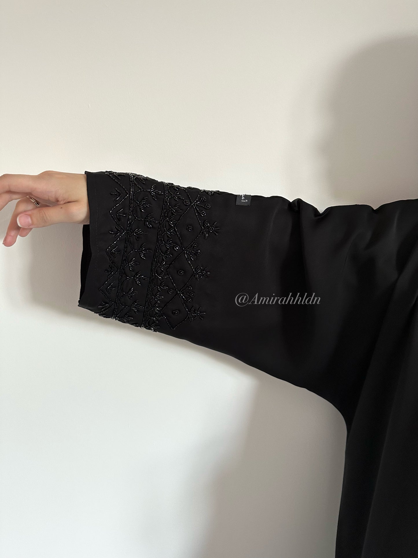 Aswad Abaya