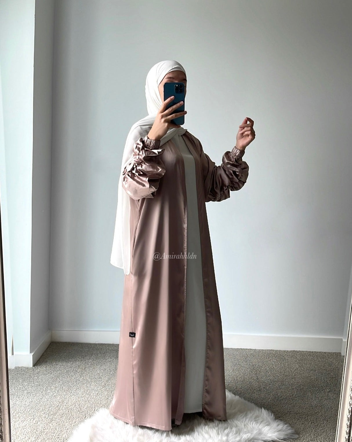 Champagne Satin Louisá Abaya