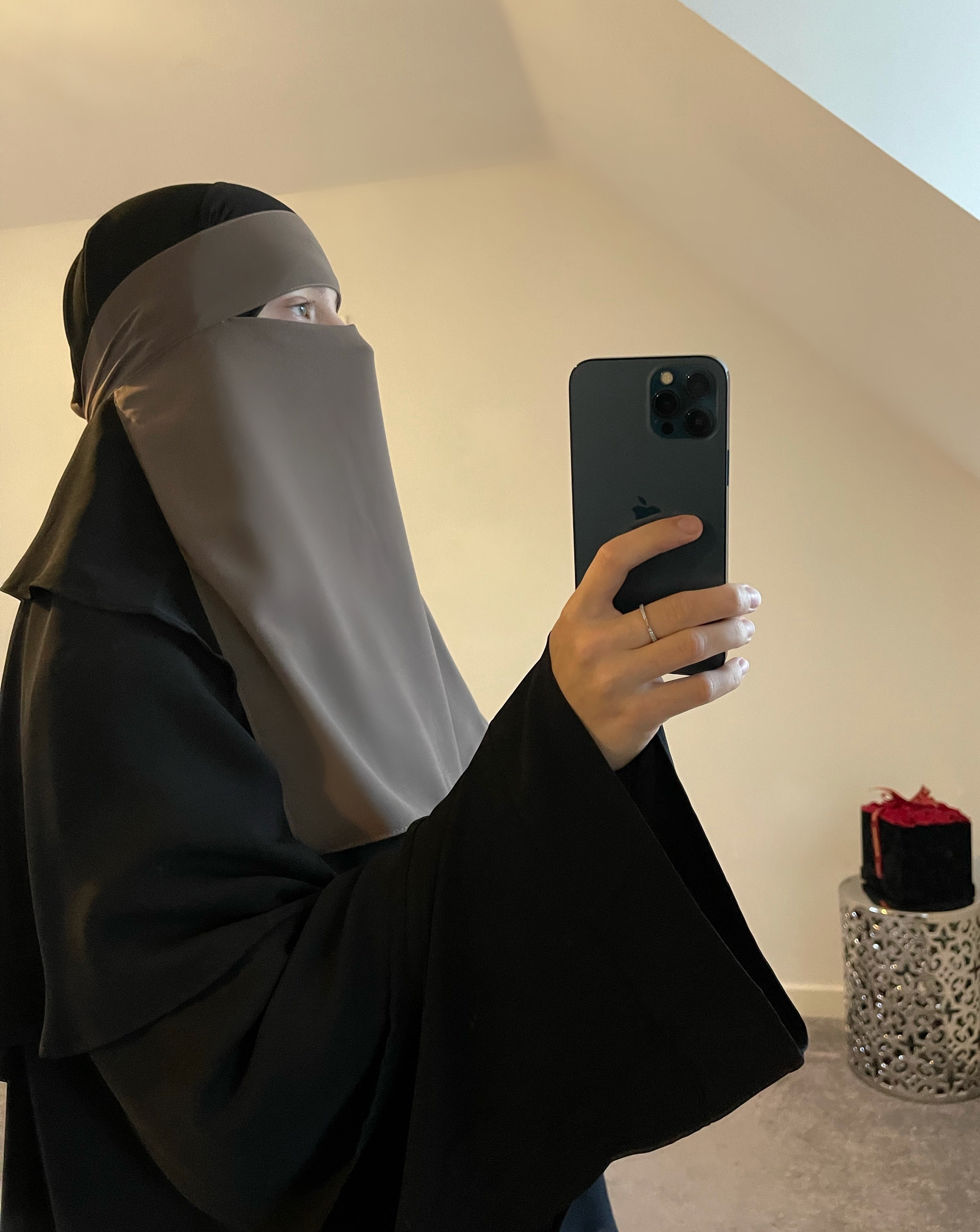 Single layer niqab