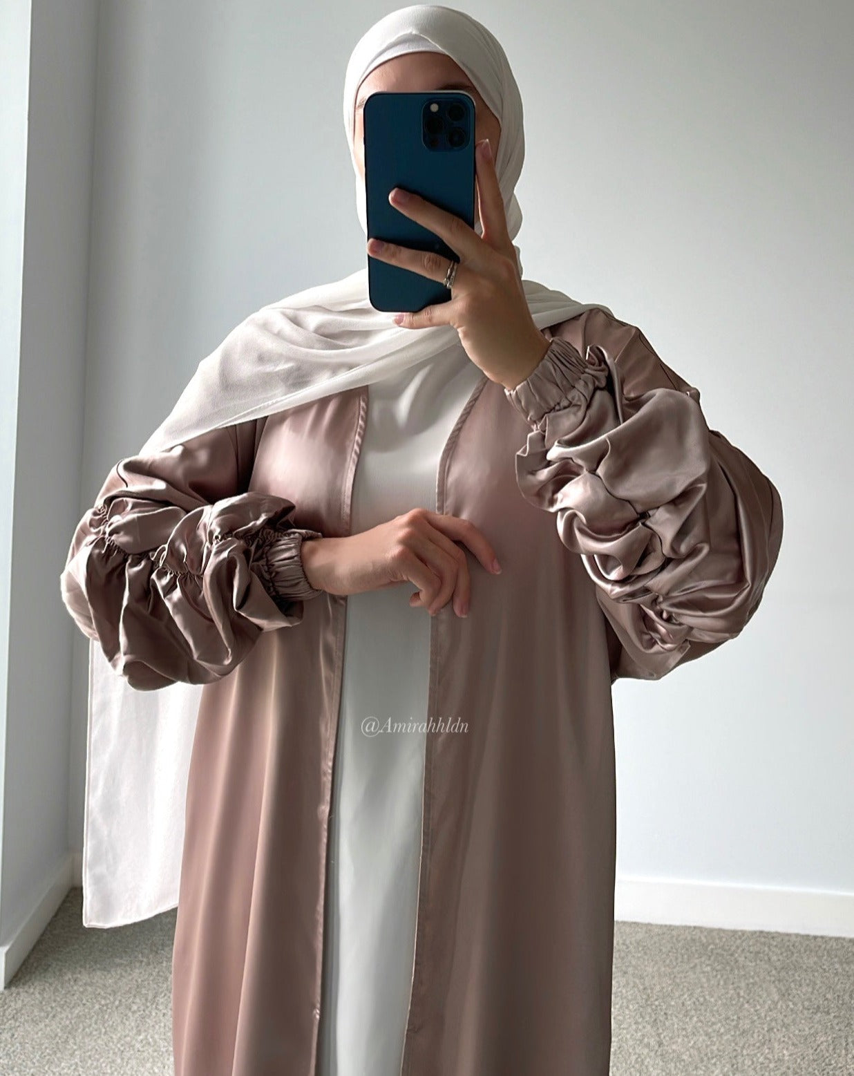 Champagne Satin Louisá Abaya
