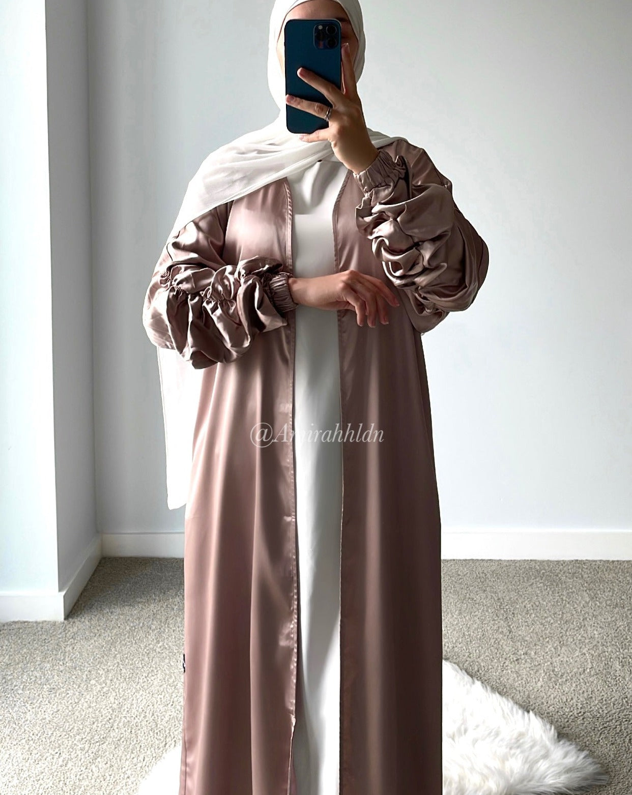 Champagne Satin Louisá Abaya