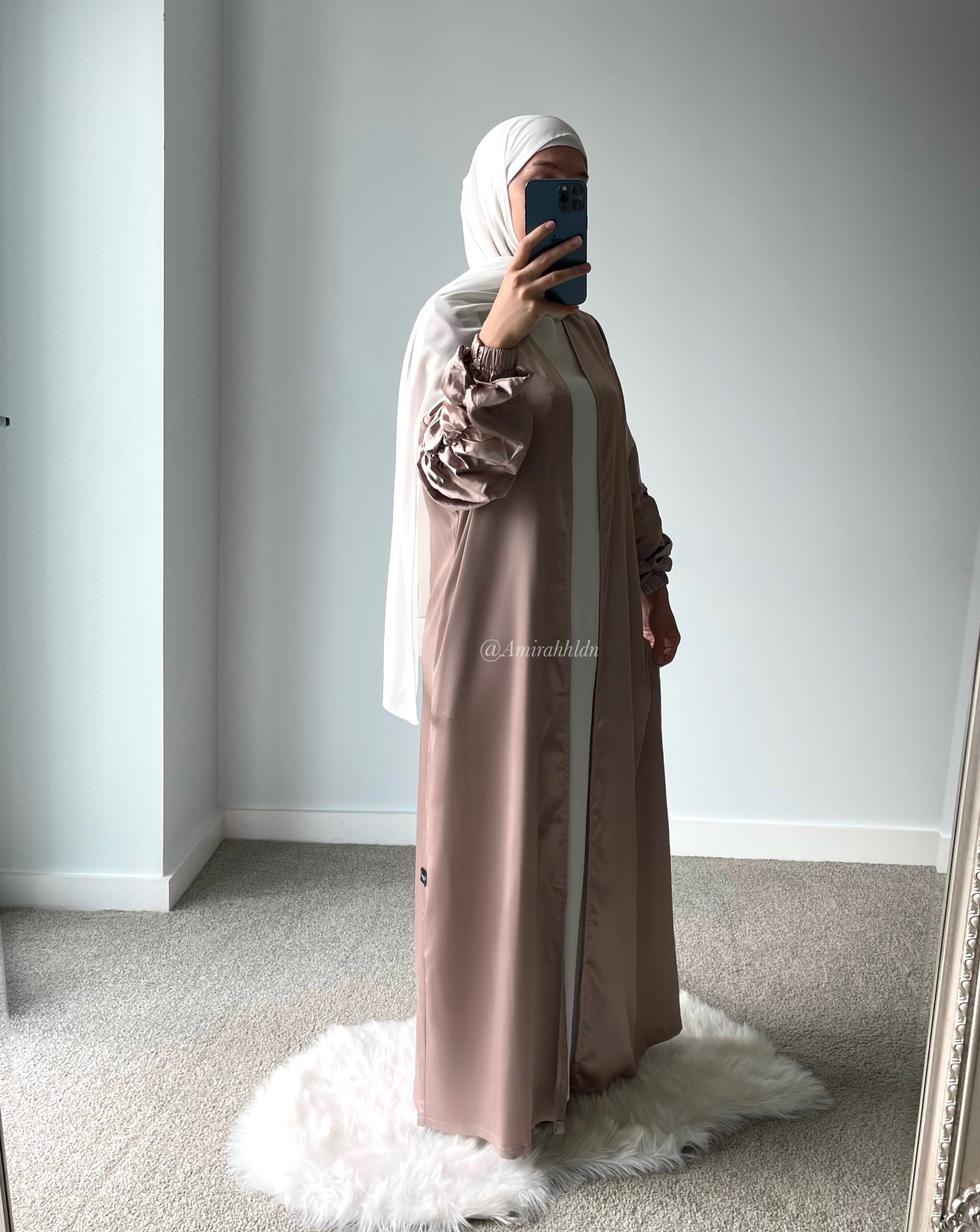 Champagne Satin Louisá Abaya