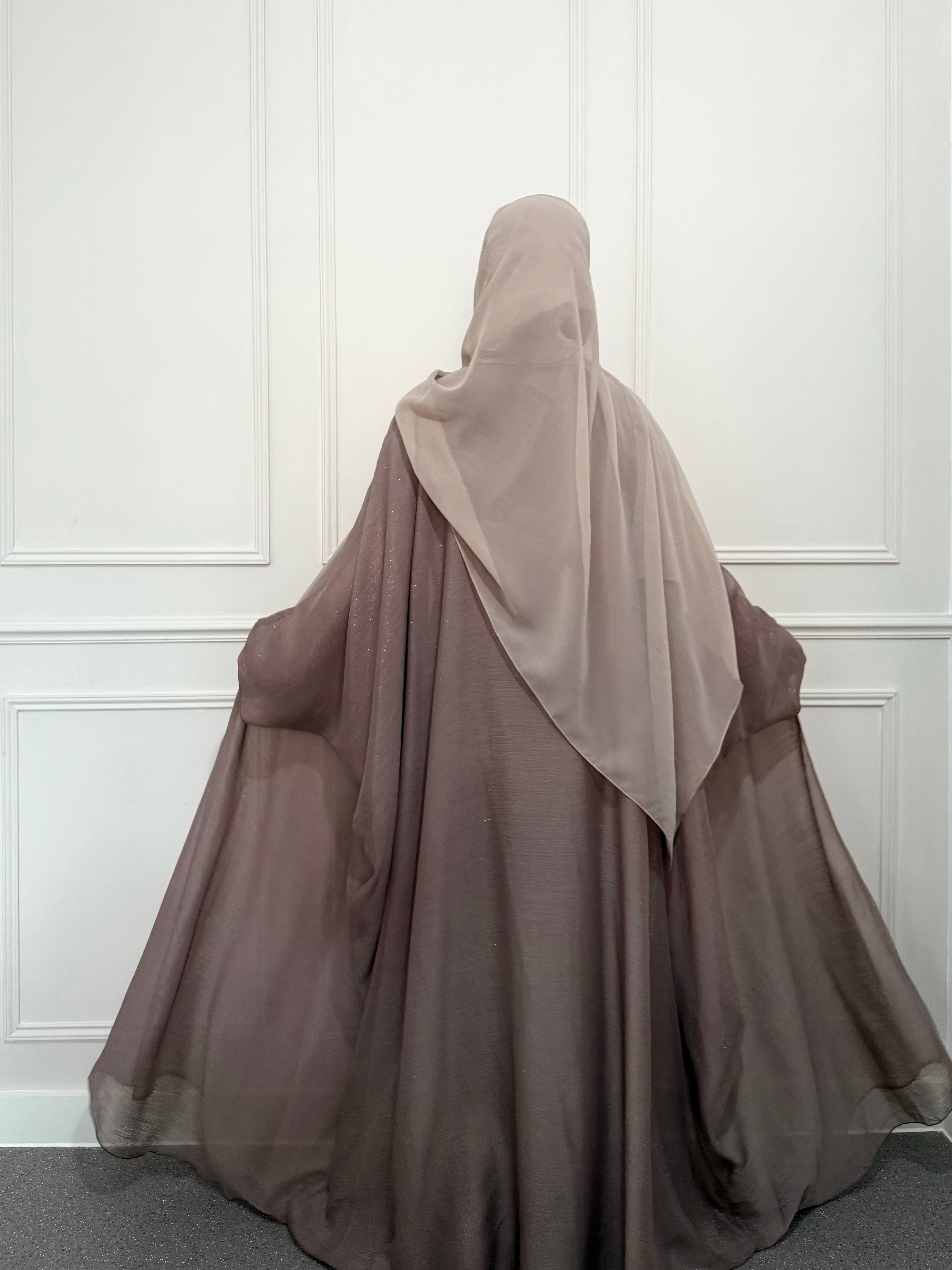 The Banaat abaya set