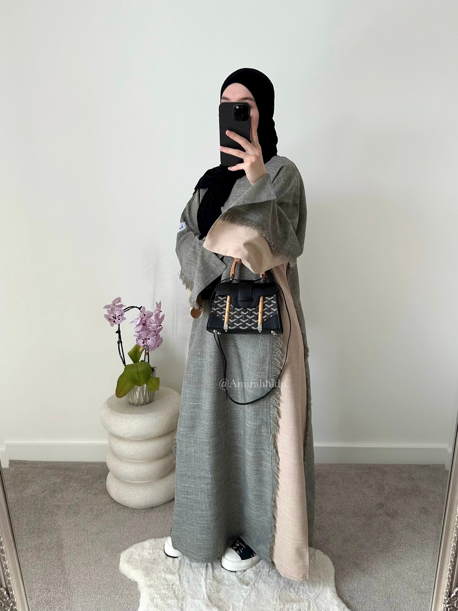 Grey sand Tawazun Abaya set - closed