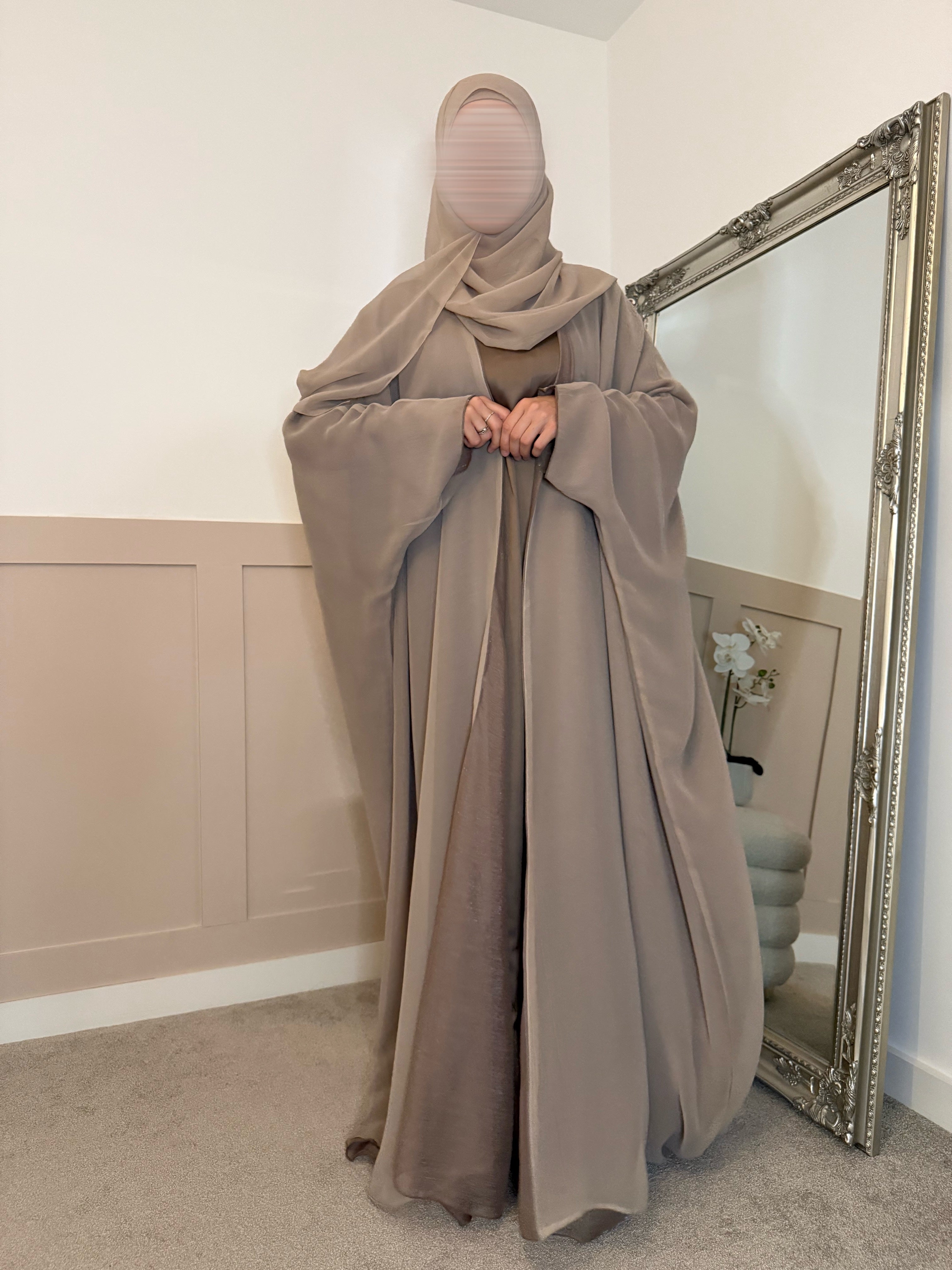 The Banaat abaya set