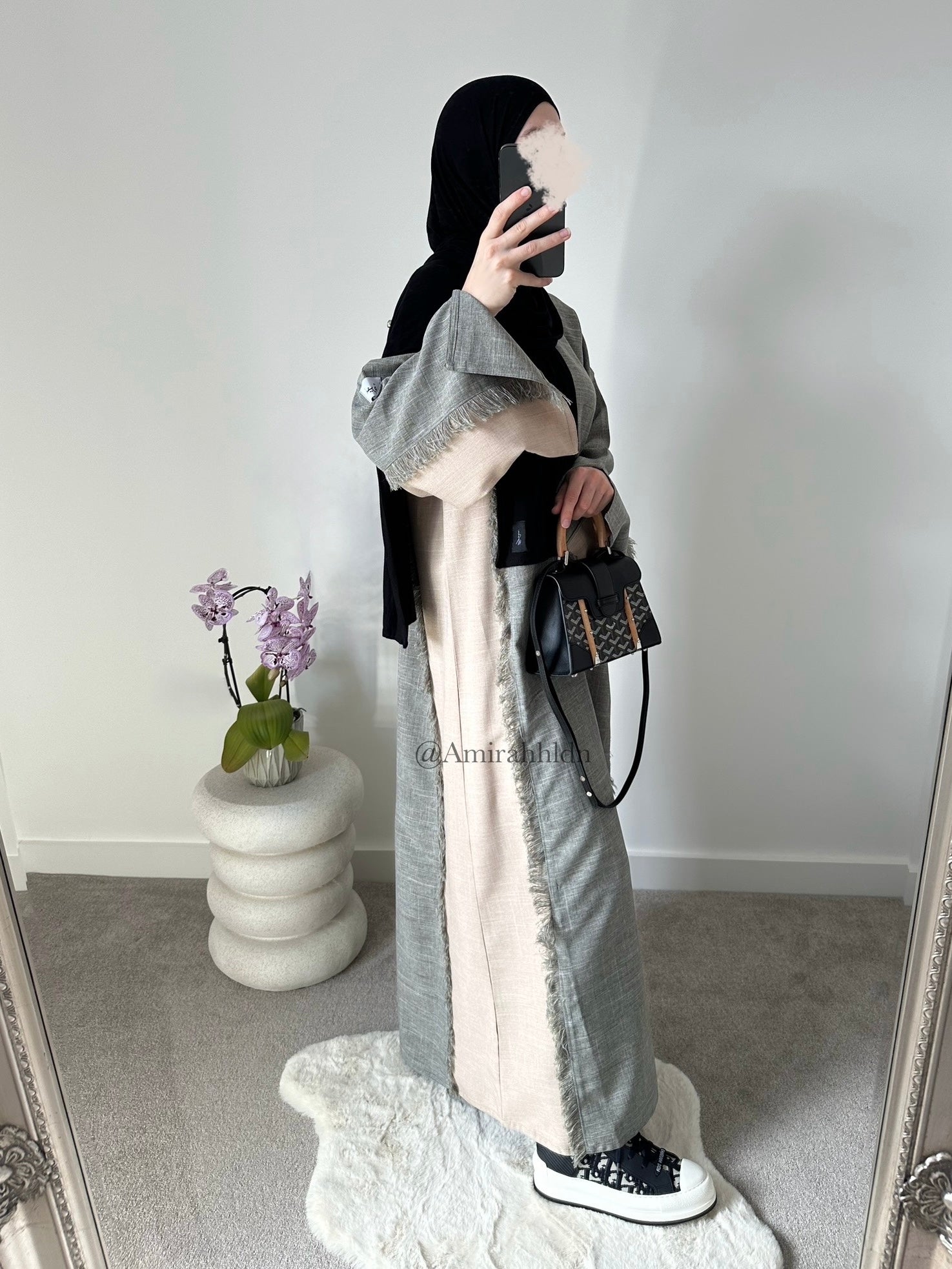 Grey sand Tawazun Abaya set - closed