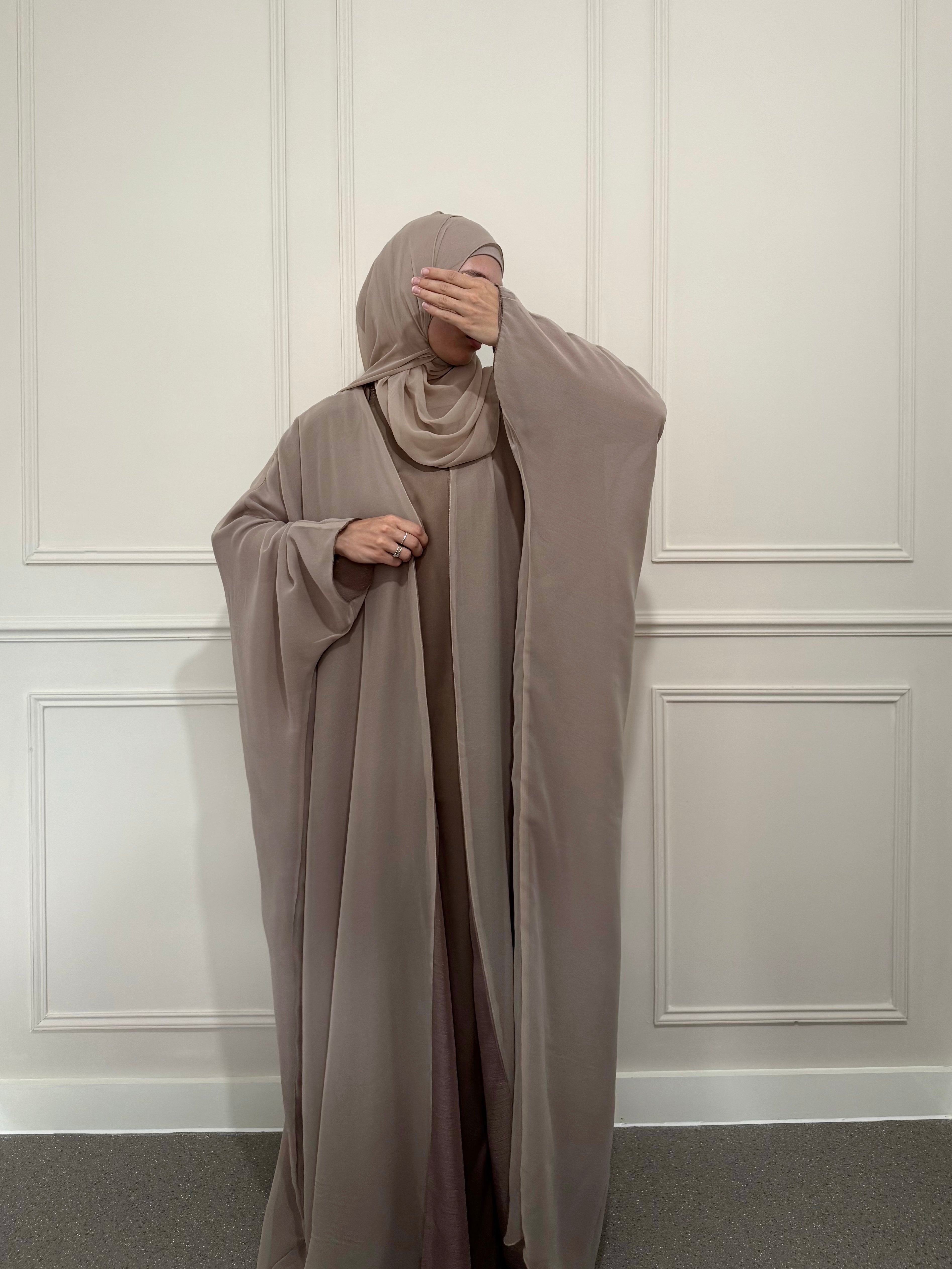 The Banaat abaya set