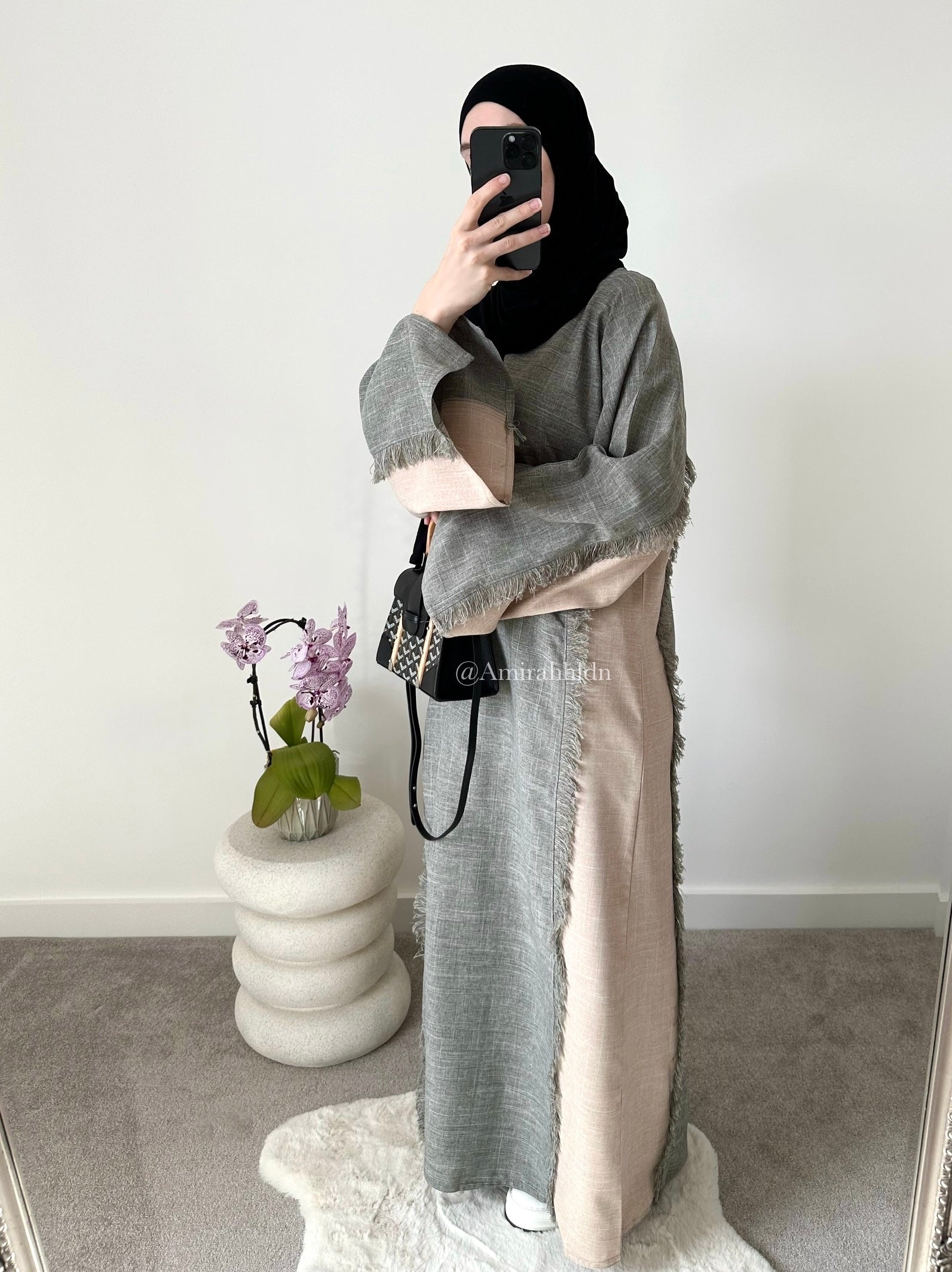 Grey sand Tawazun Abaya set - closed