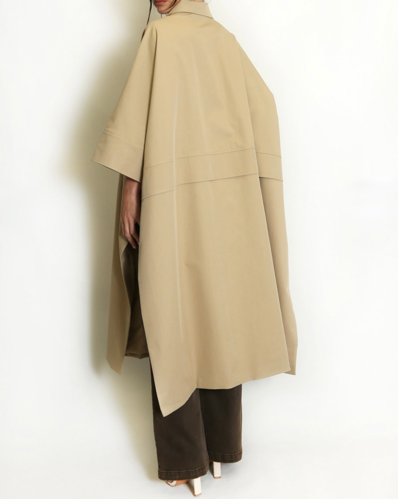 Lola Cape trench